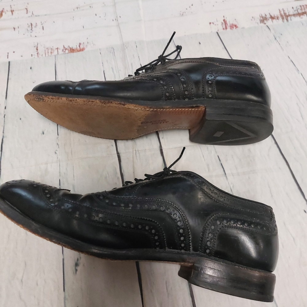 Allen Edmonds wingtip Oxford shoes - Picture 5 of 8